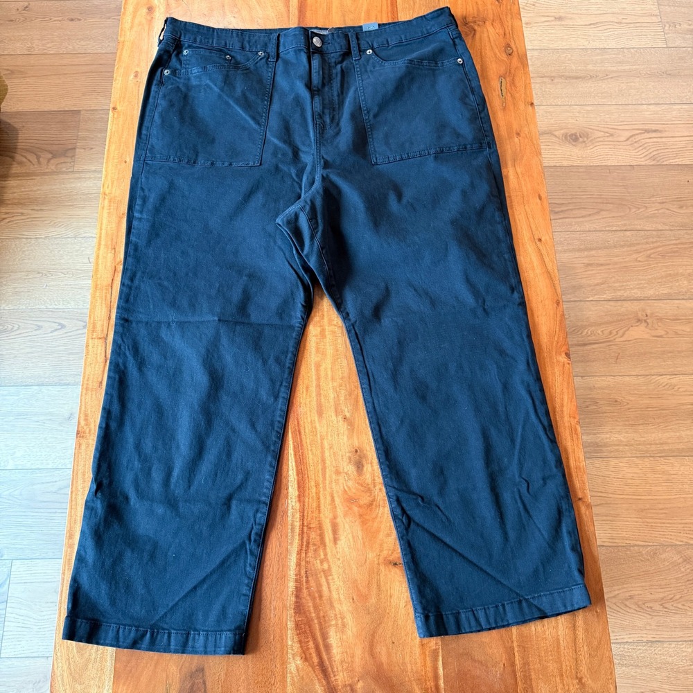 Torrid Women's Black‎ Straight Leg Pants Size 22S NWT